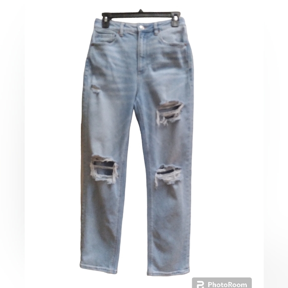 American Eagle Jeans Womens Size 8 Mom Straight Leg Light Wash Distressed - Picture 1 of 11